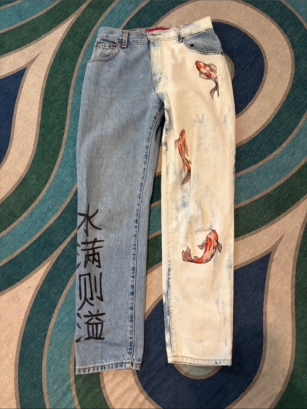 Hand painted Levi’s 550 relaxed Jean